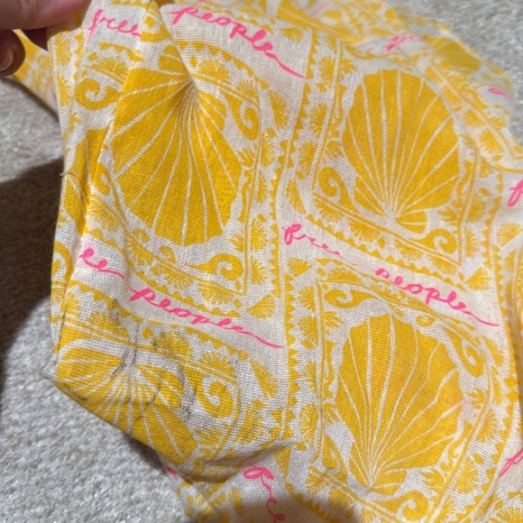 Free People Pink and Yellow Purse Bag Sea Shells Lightweight Tote Shopper Pool - Picture 3 of 3